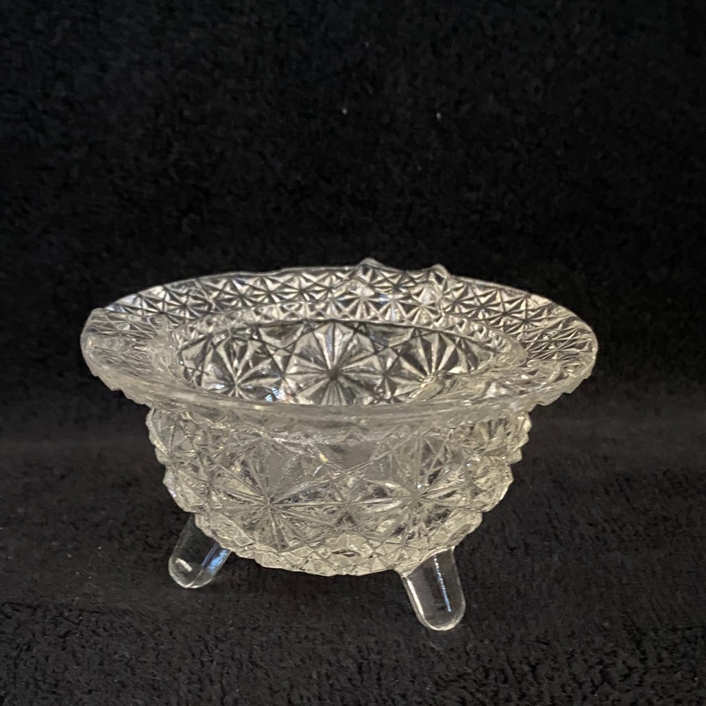 Vintage LE Smith 3 Footed Daisy & Button Clear Crystal Ashtray  made in USA